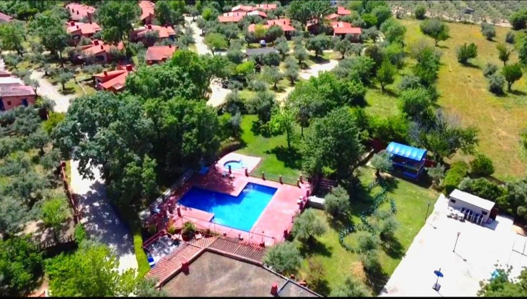 Complejo Aldea Vetonia Check Out Hasta Las 20H Parque De Mascotas Zonas Infantiles Ideal Grupos Parejas Familias Informate Apertura Piscina 1 De Mayo แอร์วาส ภายนอก รูปภาพ