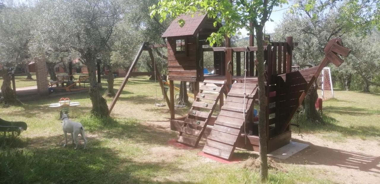 Complejo Aldea Vetonia Check Out Hasta Las 20H Parque De Mascotas Zonas Infantiles Ideal Grupos Parejas Familias Informate Apertura Piscina 1 De Mayo แอร์วาส ภายนอก รูปภาพ